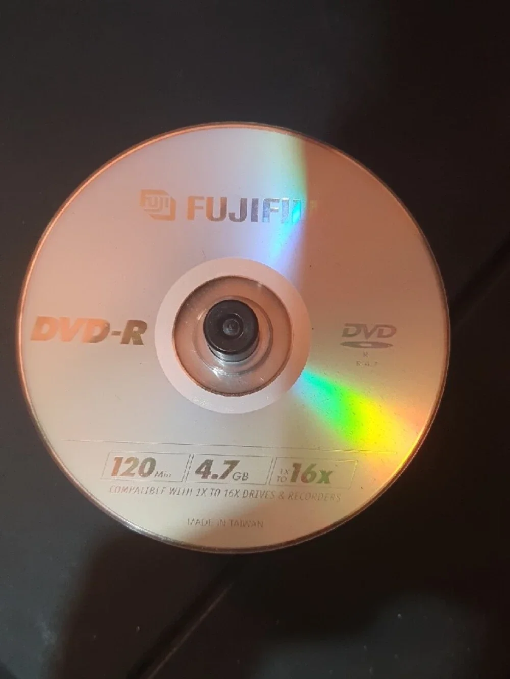Fujifilm Silver DVD-R Disc with Rainbow Reflective Sheen
